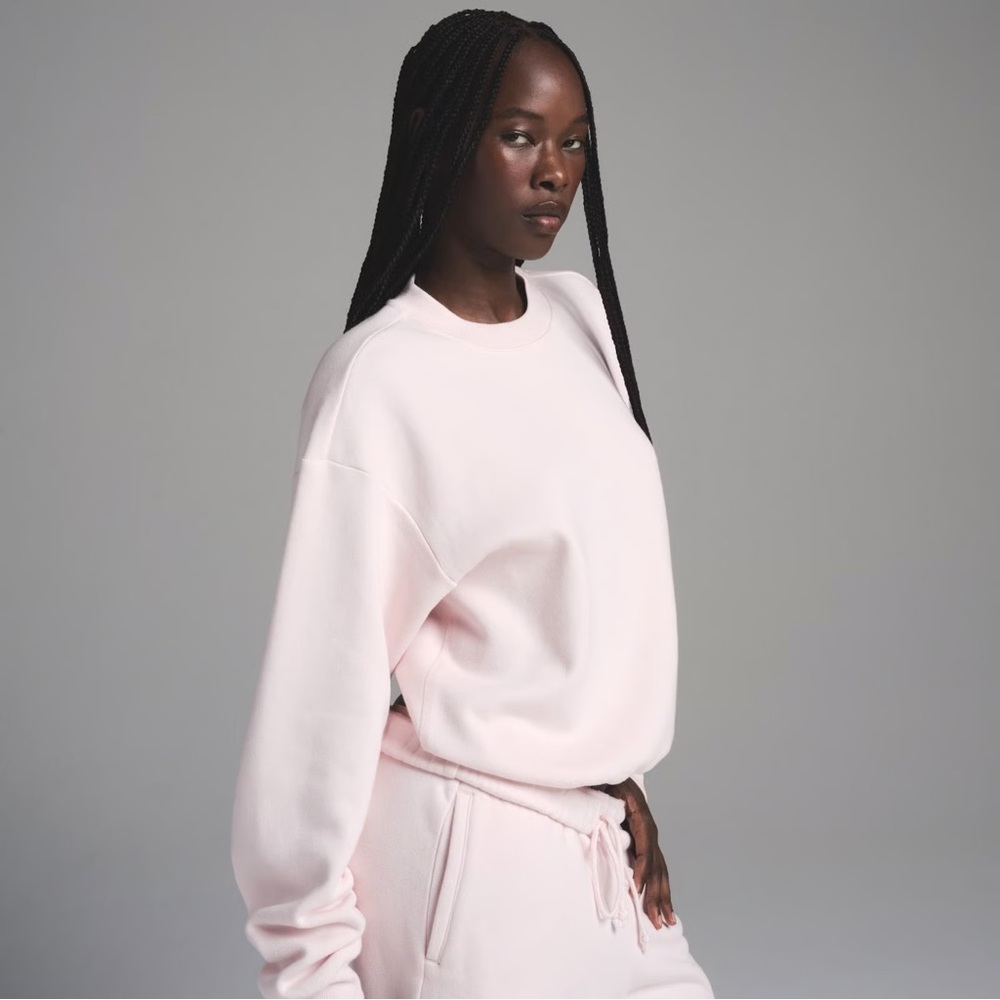 skims cotton fleece classic crewneck sweatshirt in barely pink